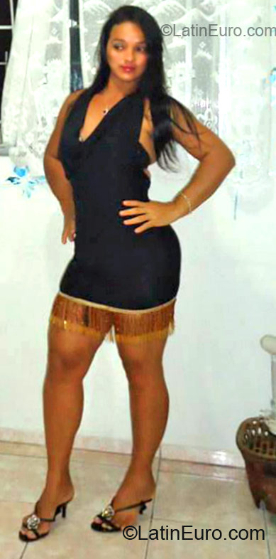 Date this hot Brazil girl Silvi from Recife BR7050