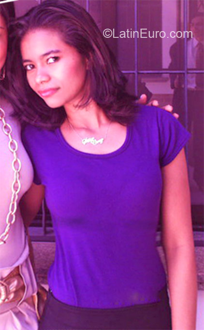 Date this pretty Brazil girl Rosiane from Fortaleza BR7052