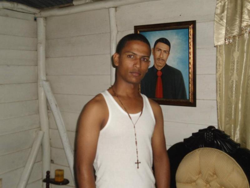 Date this georgeous Dominican Republic man Alexis from Santiago DO12113