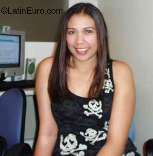 Date this happy Philippines girl Myra from Manila PH621