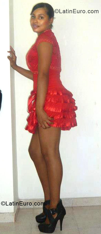 Date this georgeous Dominican Republic girl Andy nairoby from Barahona DO12361