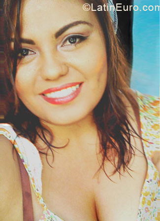 Date this charming Mexico girl CYNDI19 from Valles MX746