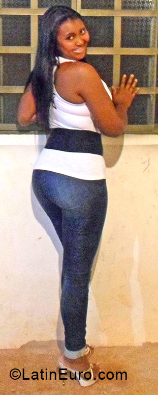 Date this hot Brazil girl Lidiane from Anapolis BR7105