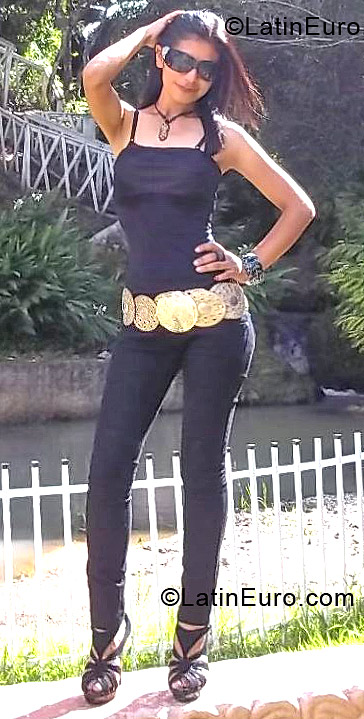 Date this stunning Honduras girl Gloria Sol from San Pedro Sula HN761