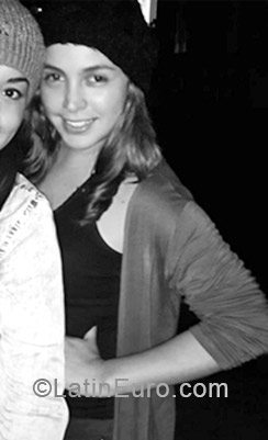 Date this voluptuous Peru girl Karitio from Lima PE792