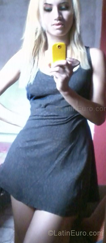 Date this attractive Brazil girl Edna from Recife BR7141