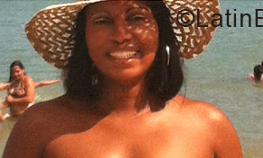 Date this nice looking Brazil girl Laura from Rio Das Ostras BR7143