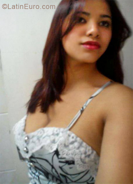 Date this charming Brazil girl Joyce Poliana from Contagem BR7175
