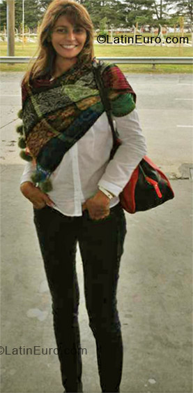 Date this nice looking Brazil girl Claudia from Belo Horizonte BR7176