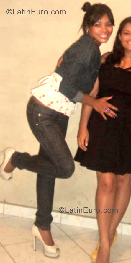 Date this nice looking Brazil girl Jorgiane from Sorocaba BR7177