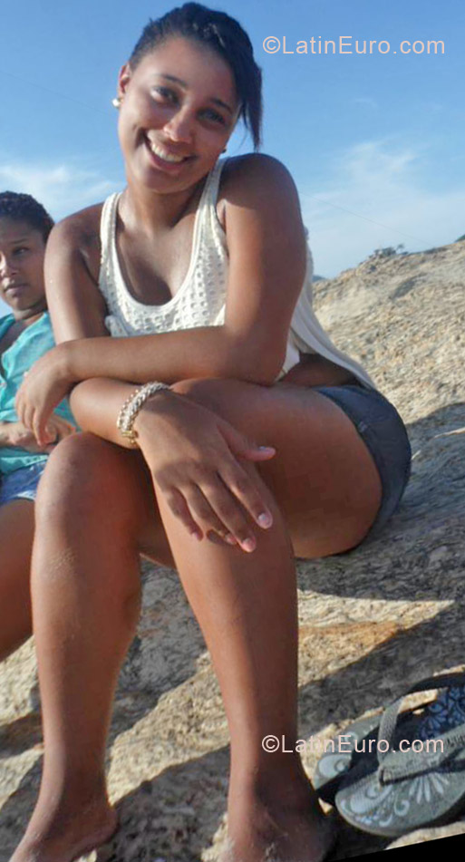 Date this beautiful Brazil girl Kassiani from Rio De Janeiro BR7183