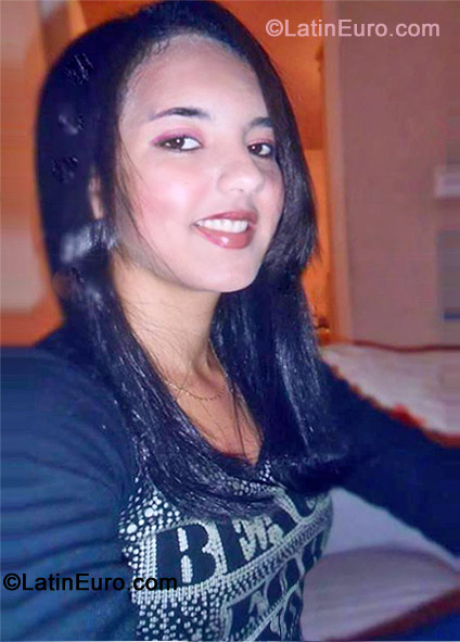 Date this foxy Brazil girl Evelyn from Sao Paulo BR7211