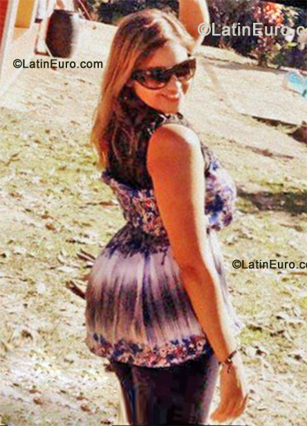 Date this hard body Brazil girl Marlete from Brasilia BR7237