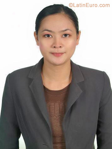 Date this charming Philippines girl Cecil from Manila PH523