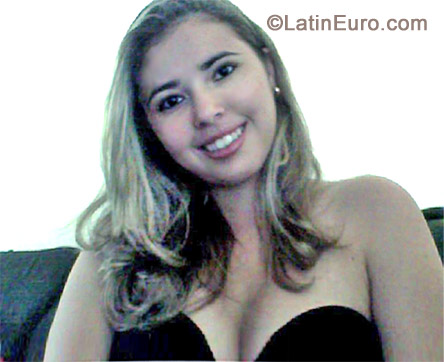 Date this sensual Brazil girl Kathelen from Rio Verde BR7249