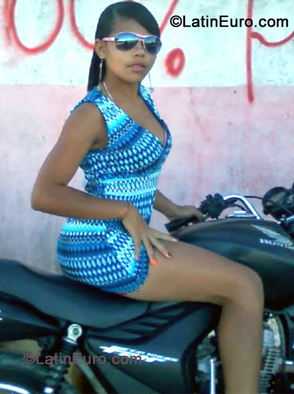 Date this sensual Brazil girl Maria from Araripina BR7361