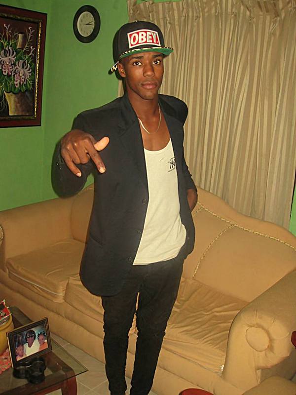 Date this pretty Dominican Republic man Carlos from Santo Domingo DO13337