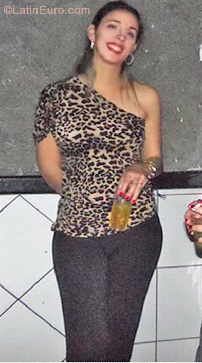 Date this attractive Brazil girl Renata from Sao Paulo BR7264