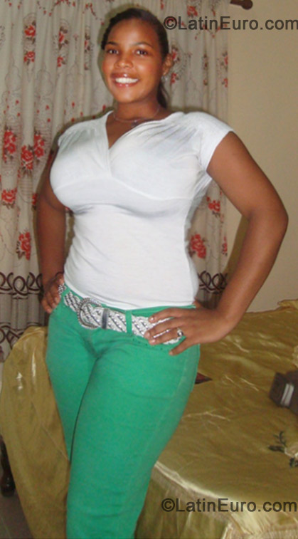 Date this nice looking Dominican Republic girl Marleni from Puerto Plata DO13375