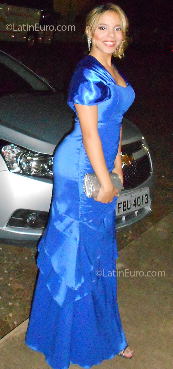 Date this lovely Brazil girl Juliana from Rio De Janeiro BR7321