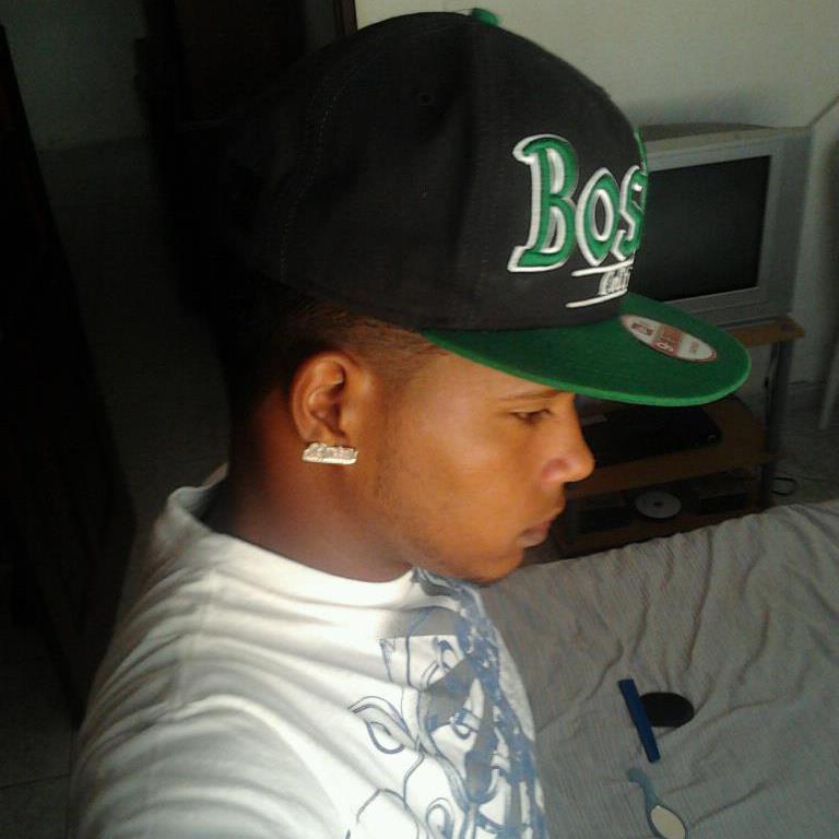 Date this young Dominican Republic man Ruben dario from La Vega DO13809