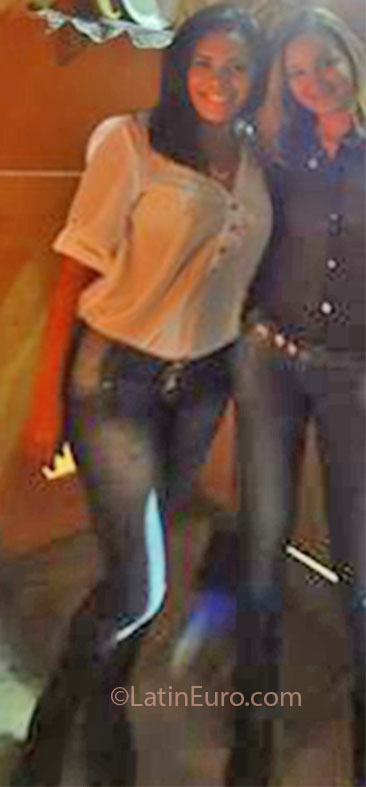 Date this funny Brazil girl Fabiana from Porto Se g uro BR7348