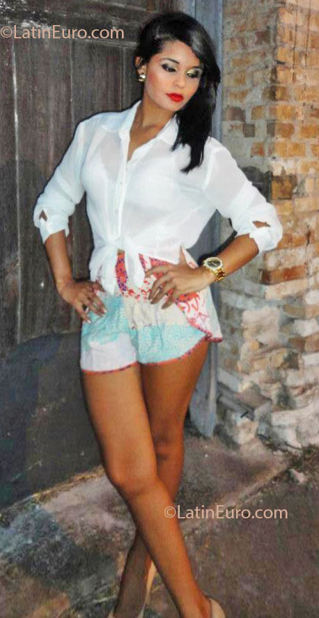 Date this exotic Brazil girl Juliana from Salvador BR7505