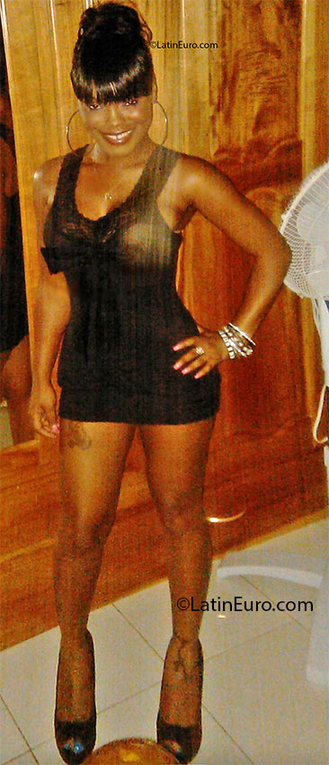Date this nice looking Jamaica girl Wonderwoman from Kingston JM1035