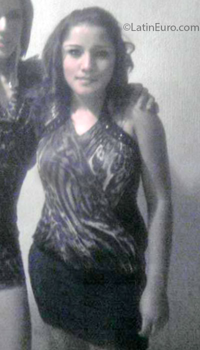 Date this foxy Mexico girl Estefania from Torreon MX824