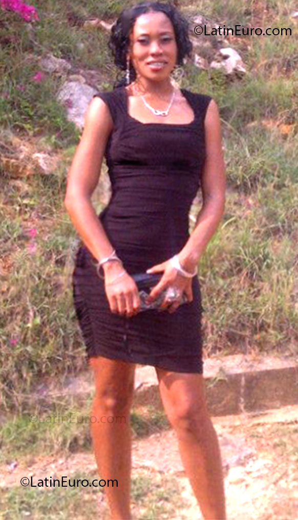 Date this good-looking Jamaica girl Deniese from May Pen JM949