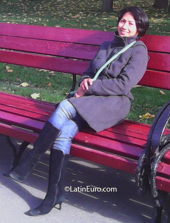 Date this cute Russia girl Maricel from Moscow PH538