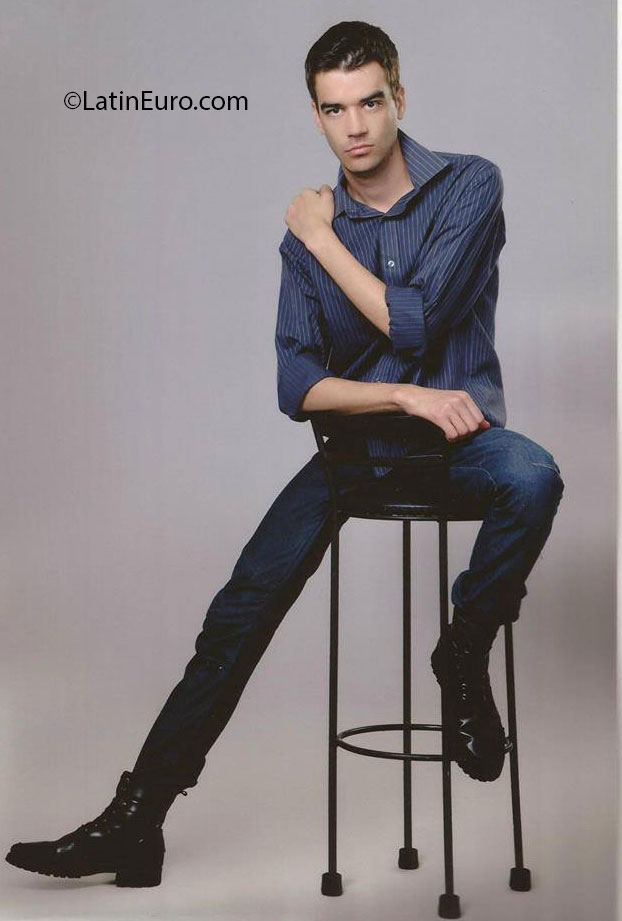 Date this young Brazil man Guilherme from Santa Maria BR7446