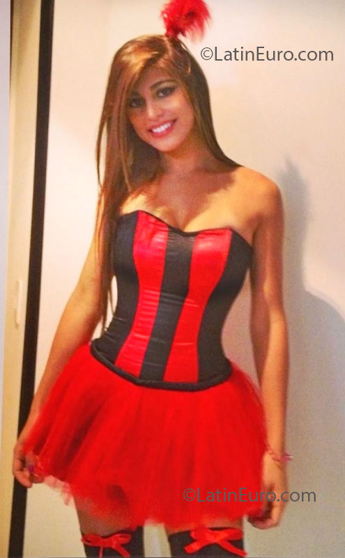 Date this charming Mexico girl Natalia from Cancun and Bogota CO12121