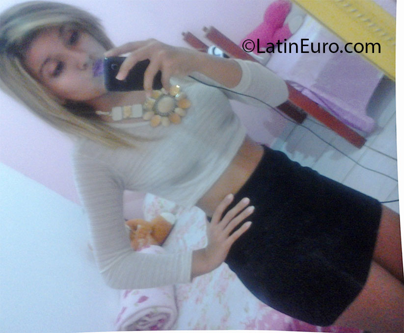 Date this pretty Brazil girl Raquel from Fortaleza BR7501