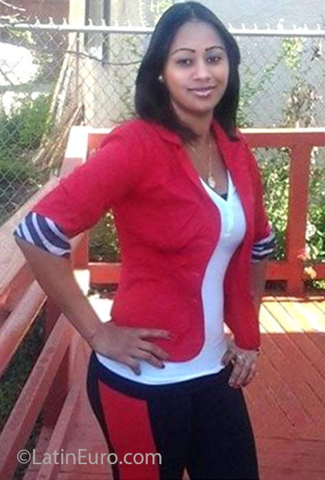 Date this tall United States girl Normeris from oakland US13957
