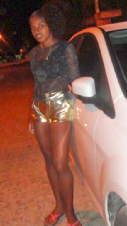 Date this voluptuous Brazil girl Amanda from Salvador BR7617