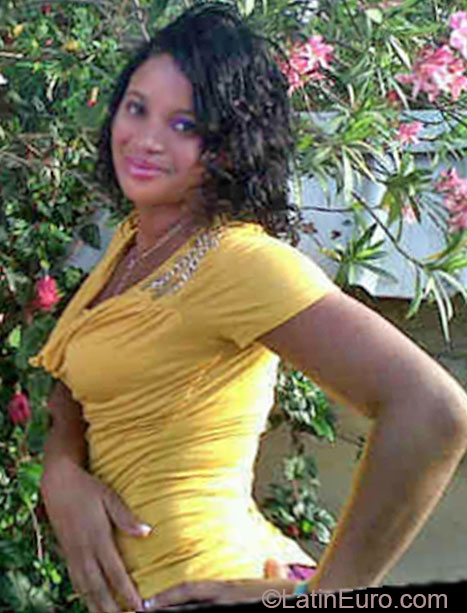 Date this delightful Jamaica girl Natalee from Manchester JM1108