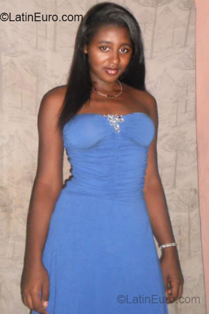 Date this good-looking Brazil girl Sabriny from Feira De Santana BR9622