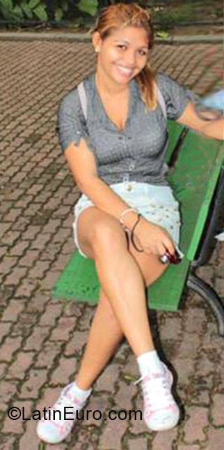 Date this passionate Brazil girl Aline from Rio de Janeiro BR7705
