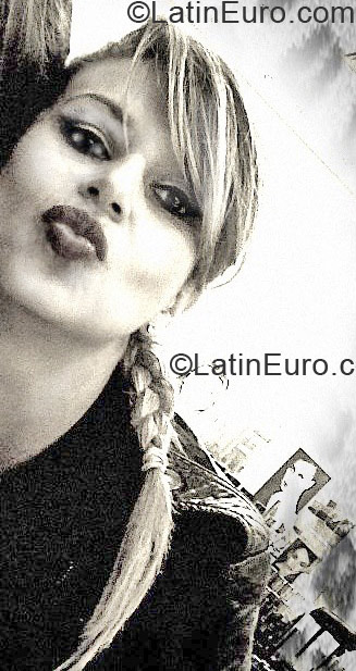 Date this attractive Brazil girl Erica from Sao Paulo BR7716
