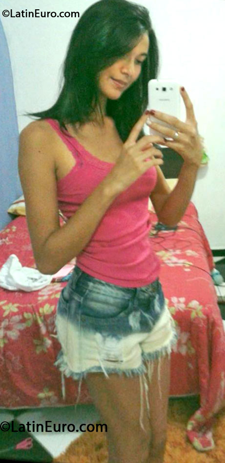 Date this fun Brazil girl Denise from Sorocaba BR7796