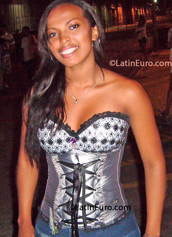 Date this charming Brazil girl Aline from Belem BR7868