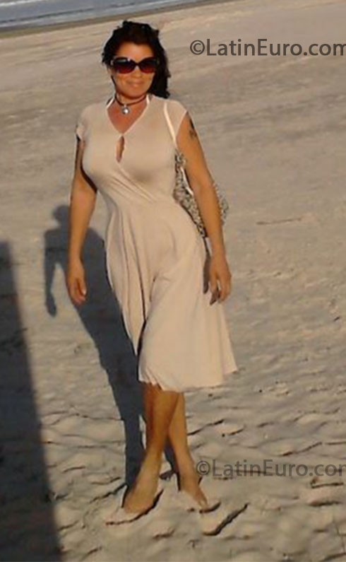 Date this cute Brazil girl Maria from Florianopolis BR8051