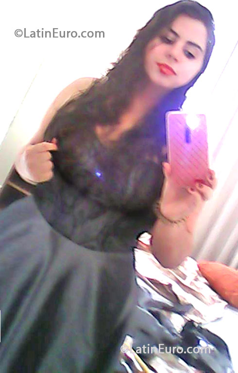 Date this funny Brazil girl Fernanda from Sao Paulo BR7906