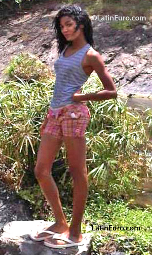 Date this attractive Dominican Republic girl Yelisa from Hato Mayor DO16329