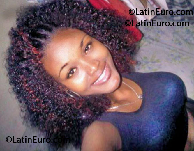 Date this gorgeous Dominican Republic girl Maite from Santo Domingo DO40427