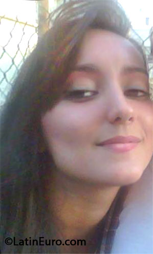 Date this funny Brazil girl Aline from Rio De Janeiro BR7946