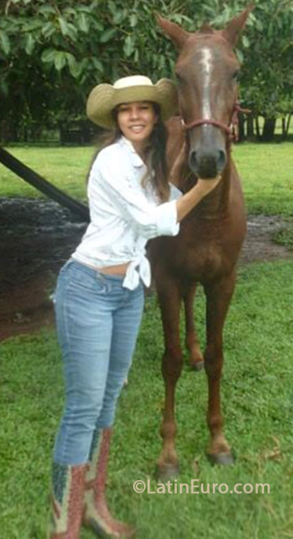 Date this delightful Brazil girl Glaucia from Rio Branco BR7955