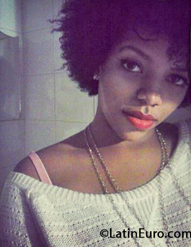 Date this sultry Brazil girl Daiana from Rio De Janeiro BR7960