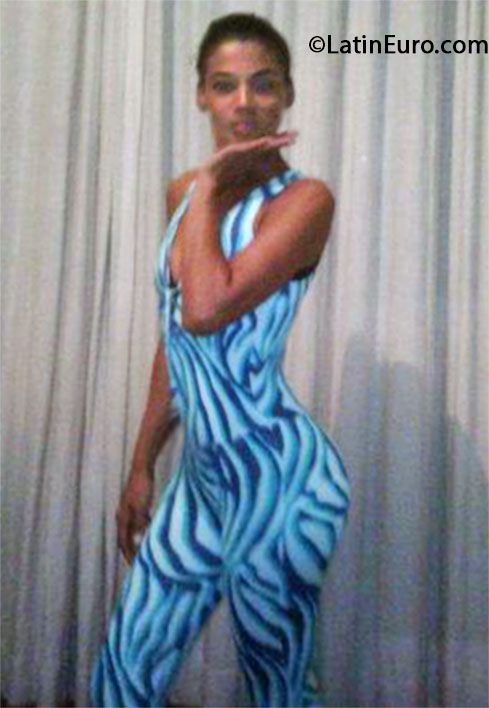 Date this cute Brazil girl Andrea from Rio De Janeiro BR7991